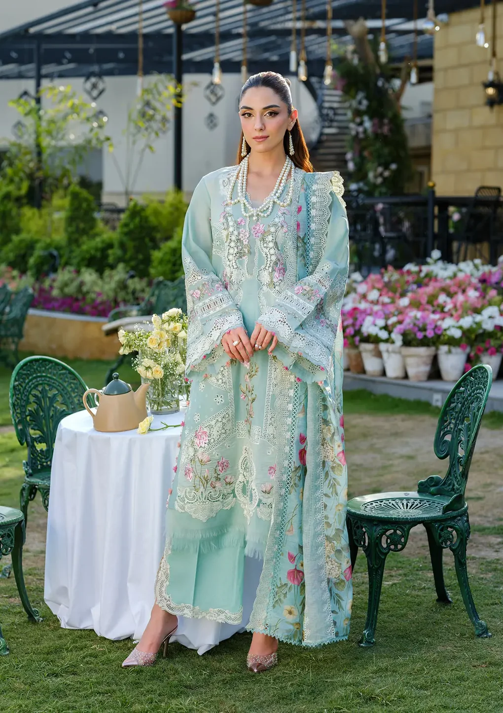 Elaf Premium Luxury Lawn Collection 2025 | ELH-2B ZOYA, 3-piece Pakistani designer lawn suits in the UK- Zee Collections. FRONT